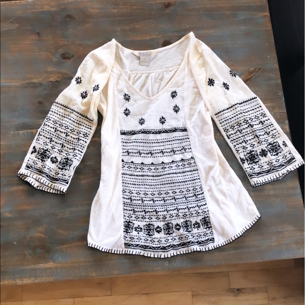 Lucky Brand boho top w embroidered details